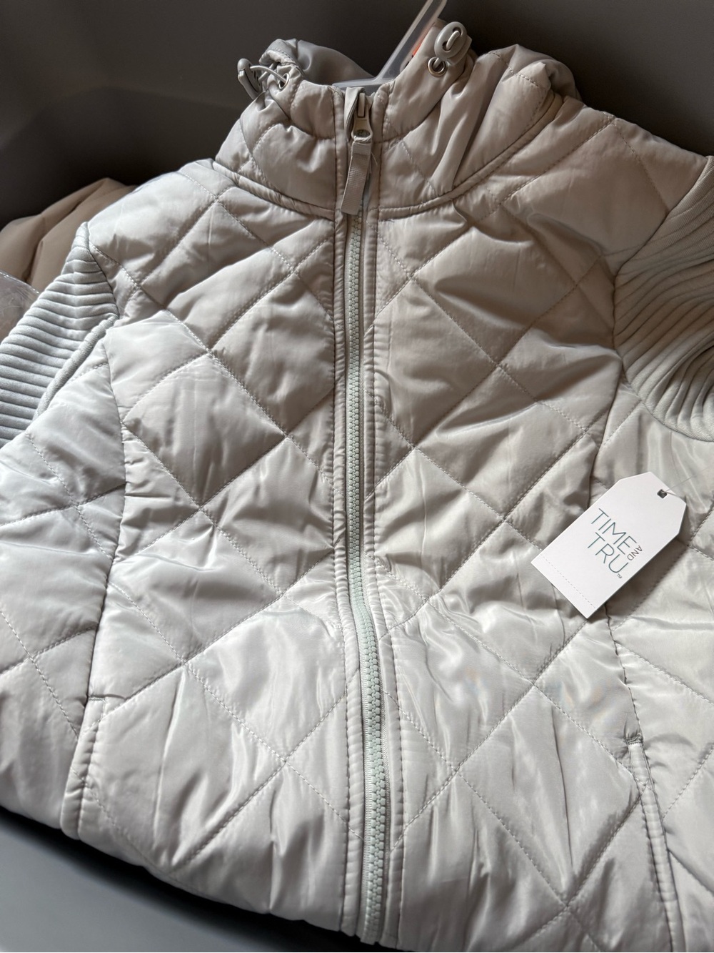 NWT Lt Gray Time and Tru Missy Quilted Ottoman Hooded Jacket for Women M 8-10 - Picture 6 of 8